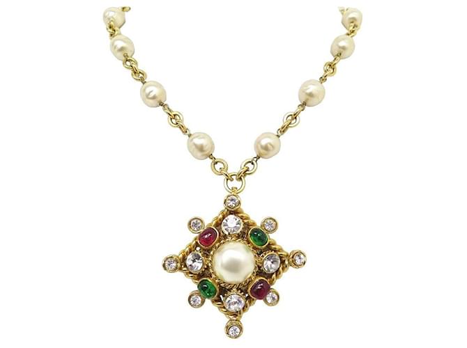 VINTAGE CHANEL NECKLACE GRIPOIX PENDANT PEARLS AND GLASS CABOCHONS NECKLACE Golden Metal  ref.1106857