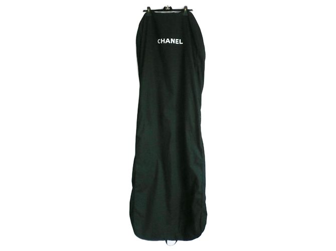 CHANEL Funda larga de algodón negro Nuevo estado