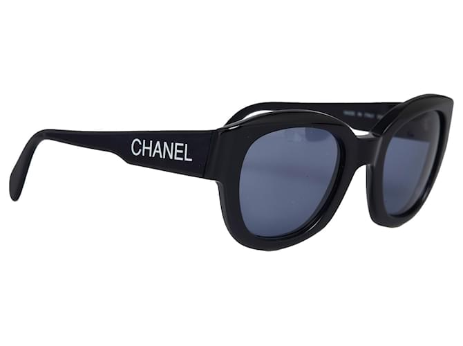 Lunettes de soleil teintées carrées noires Chanel Plastique Résine  ref.1108268