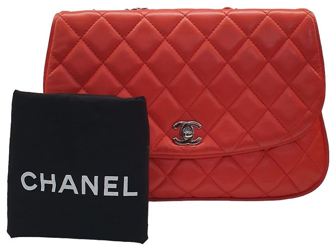 Chanel Handtasche aus rotem gestepptem Leder