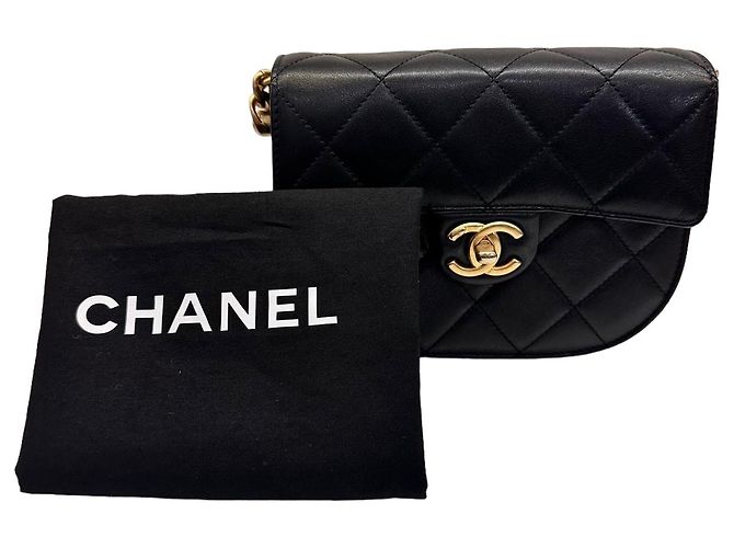 Chanel Mini Messenger Handtasche aus schwarzem Kalbsleder