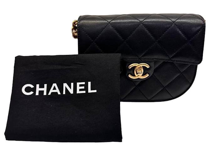 Chanel Handbags Black Leather  ref.1109131