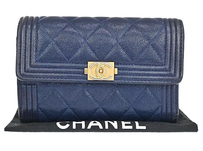 Chanel Boy Navy blue Leather  ref.1110826