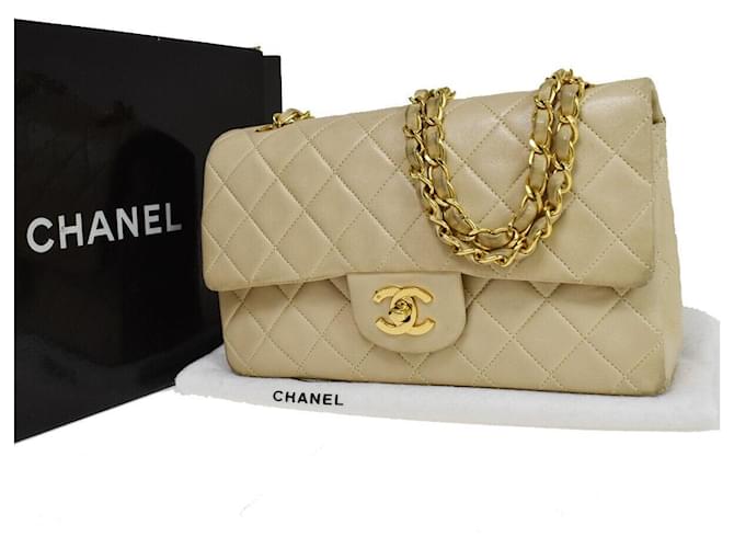 Timeless Chanel Matelassé Bege Couro  ref.1110948