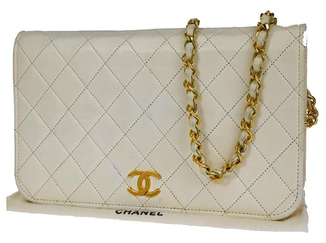 Classique Chanel Matelassé Cuir Blanc  ref.1111074
