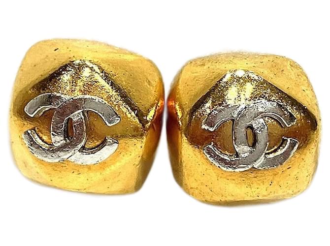 Chanel CC Ohrclips Golden Metall  ref.1111238