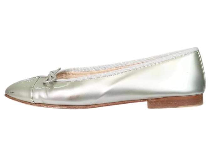 Chanel Ballerines vert clair - taille EU 37.5 Cuir  ref.1111267