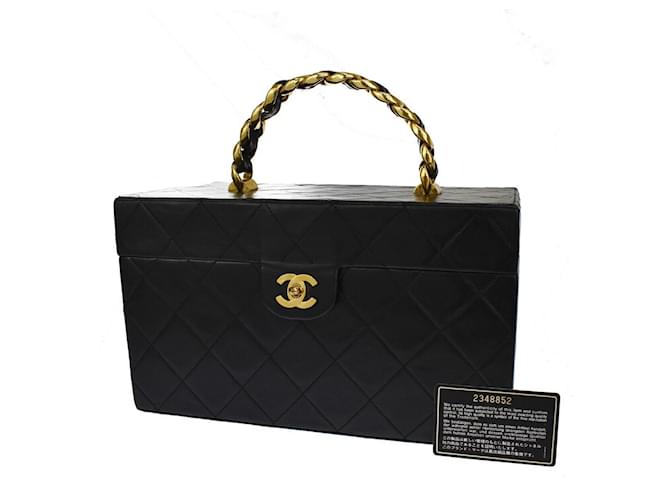 Timeless Chanel Matelassé Black Leather  ref.1111297