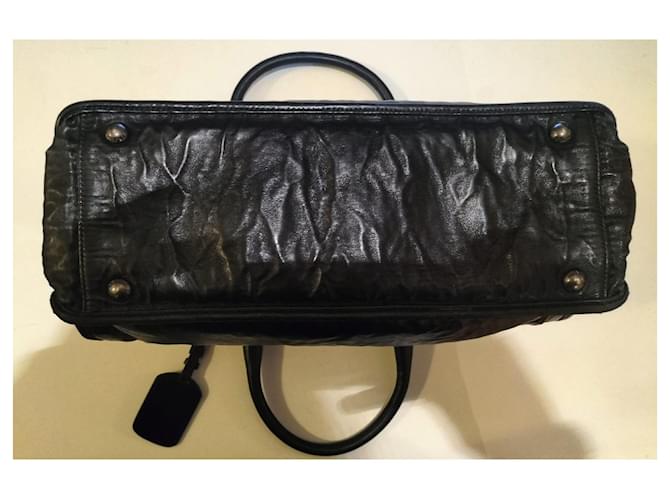 Prada Handbags Black Leather  ref.1111440