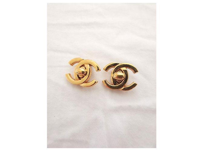 Orecchini vintage Chanel Turnlock D'oro