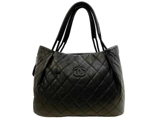 Chanel 2009-2010 Bolso satchel con cremallera de caviar negro Cuero  ref.1111634