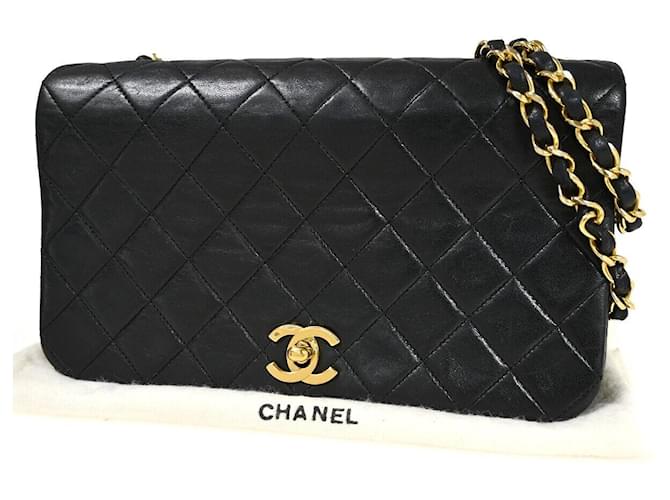 Timeless Chanel Matelassé Black Leather  ref.1111853