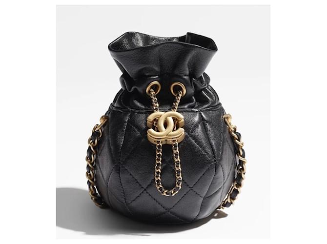 Bolsa Chanel em couro de cordeiro dourado HW Preto  ref.1112719