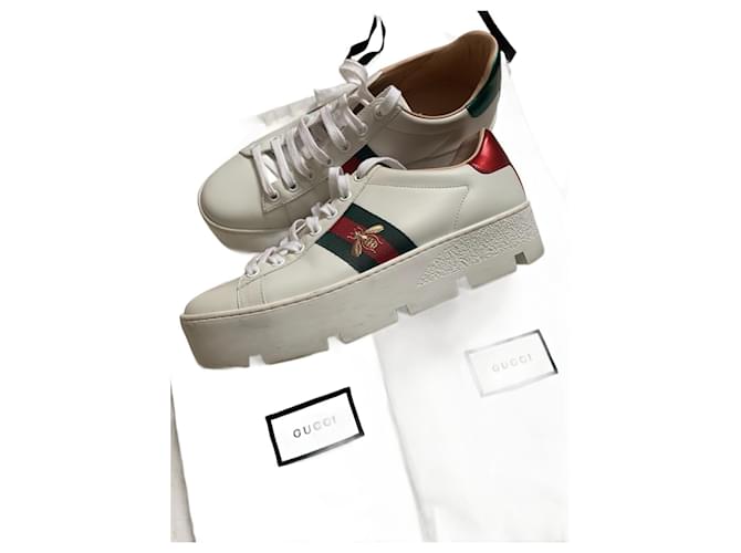 Taglia della sneaker con plateau Gucci Ace 40 Bianco Pelle  ref.1113330