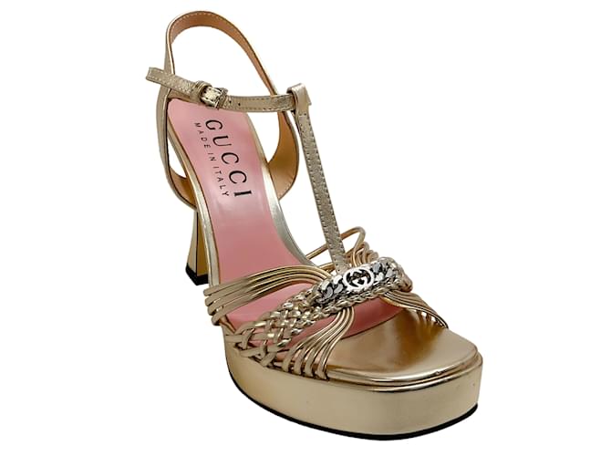 Sandales à plateforme G entrelacées en cuir doré Gucci  ref.1113956