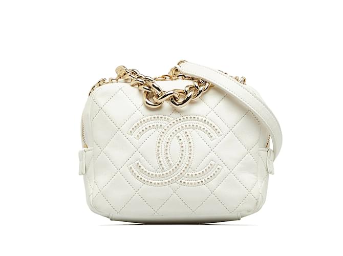 Chanel Bolsa transversal de couro acolchoado CC com corrente Branco  ref.1114503