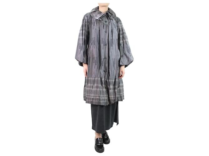 Issey Miyake Graue, plissierte Jacke mit Rüschenbesatz – Größe UK 8 Polyester  ref.1115599