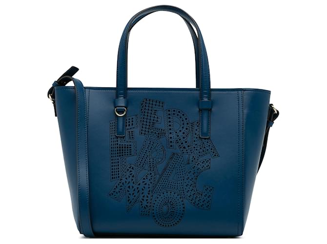 Salvatore Ferragamo Bolso satchel Bonnie perforado en azul Ferragamo Cuero Becerro  ref.1115644