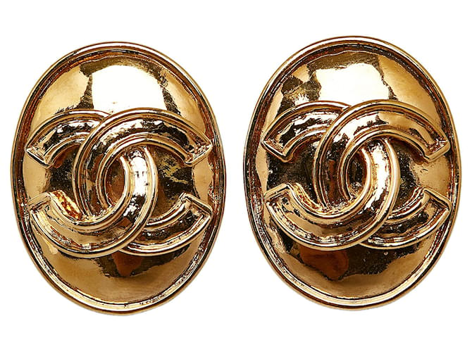 Chanel Gold CC Clip On Earrings Golden Metal Gold-plated  ref.1115660