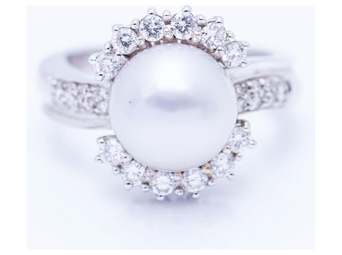 Autre Marque Gold Ring with natural Pearl and Diamonds White White gold  ref.1116483