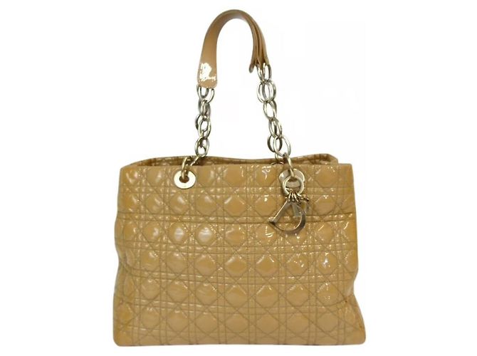 Christian Dior Soft Dior Lacklederhandtasche Beige