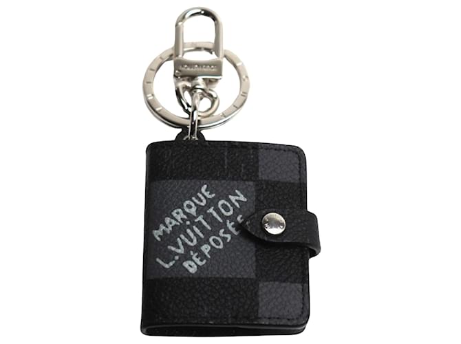 Louis Vuitton Porte clés Grigio Tela  ref.1117597