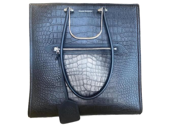 Bolsa de couro Alexander McQueen Tall Story Preto  ref.1117915