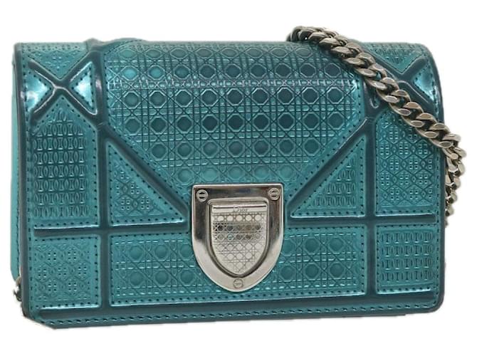 Bolsa de ombro com corrente Christian Dior Couro envernizado Azul claro Auth bs9340  ref.1118037