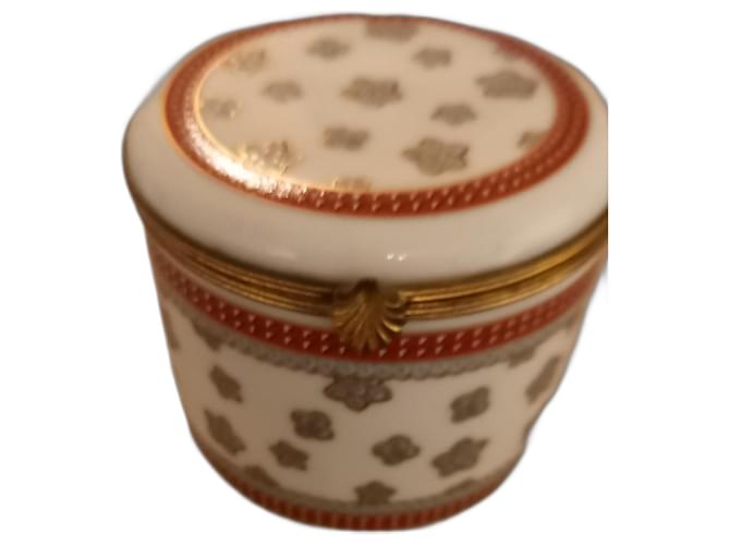 Autre Marque Boîte en porcelaine Raynaud pour Van Cleef & Arpels Blanc  ref.1119086