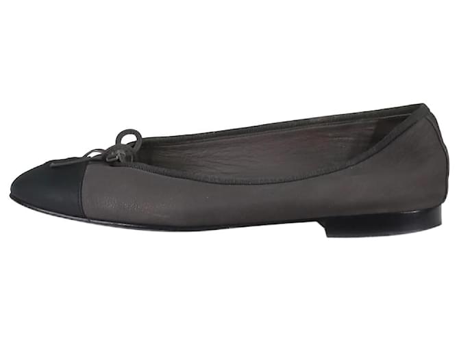 Chanel Grey bow decor ballet flats - size EU 37 (Uk 4) Leather  ref.1119335