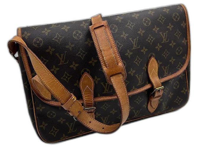 Gibeciere Louis Vuitton Gibecière Bolsa de mão marrom de tecido