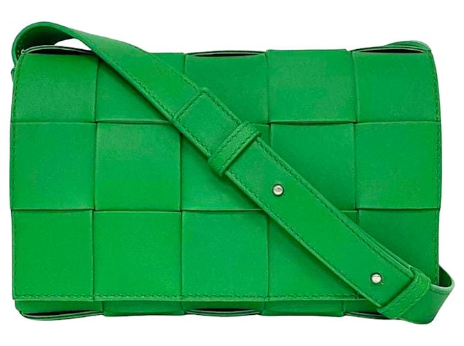 Cassette Bottega Veneta Cuir Vert  ref.1121106