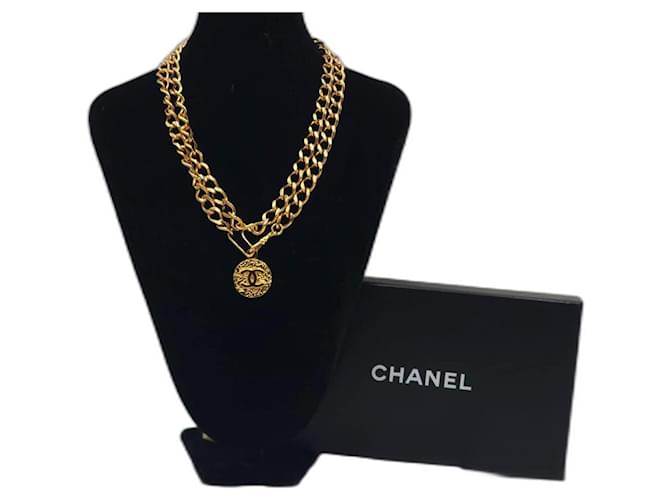 Colar Chanel com cinto medalhão em corrente Dourado Cadeia  ref.1122170