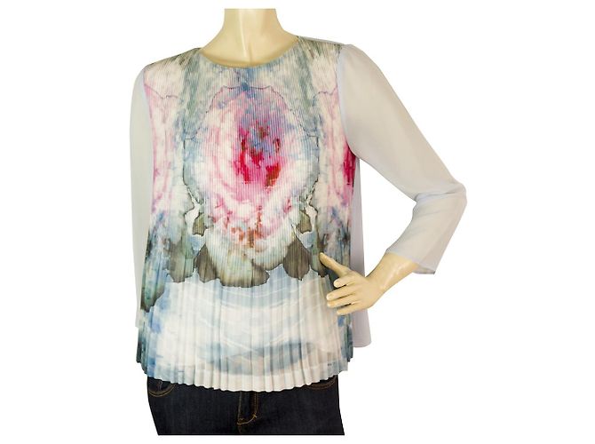 Top de corpo plissado com mangas transparentes florais azuis claros Ted Baker - tamanho 1 Multicor