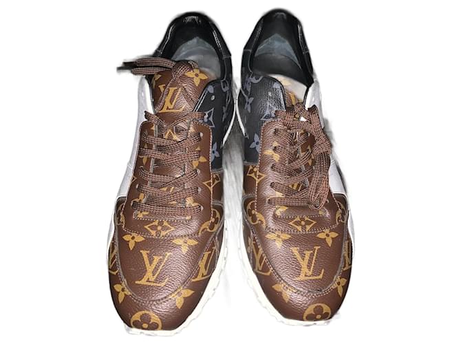 Louis Vuitton Sneakers Multiple colors Leather Cloth  ref.1123112