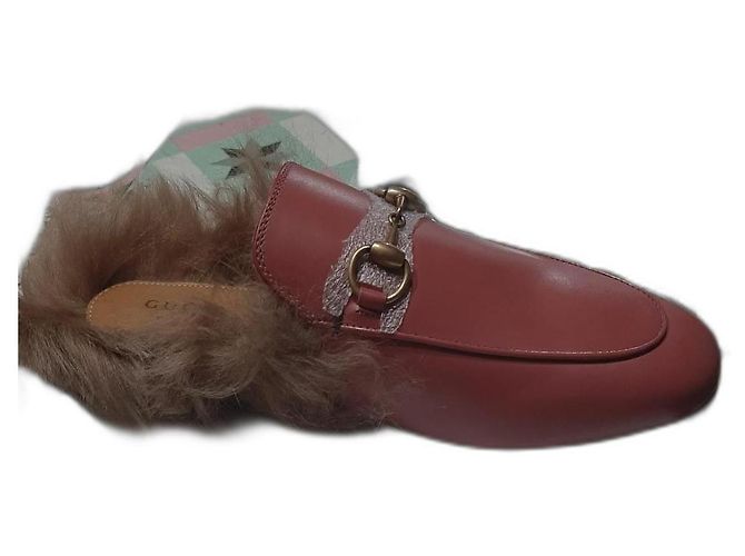 Gucci Betis Leather Clogs Coral