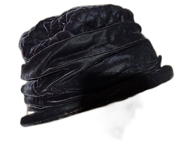 Autre Marque Sombrero de terciopelo negro Sandra Philipps England