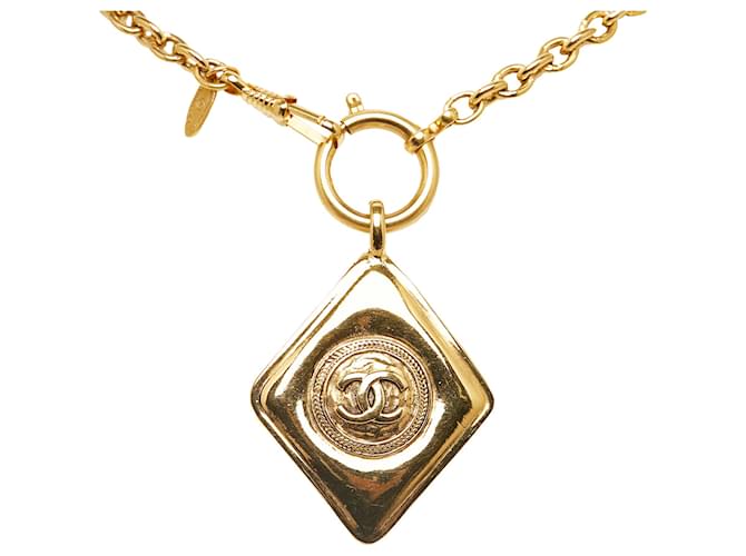 Chanel Gold CC Diamond Pendant Necklace Golden Metal Gold-plated  ref.1125204