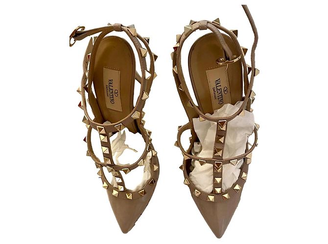 Valentino Garavani Bombas Valentino Rockstud Bege