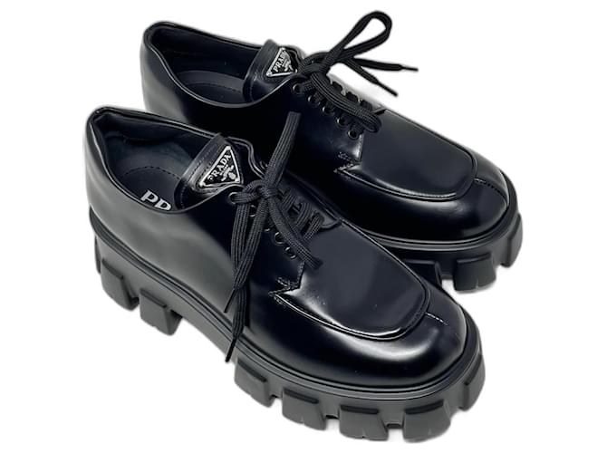 Chaussures à lacets Prada Monolith en cuir brossé Noir  ref.1126580
