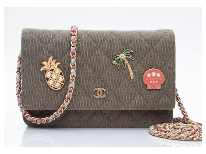 Chanel 17C Paris-Cuba Charms Militaire Vert Toile WOC Pochette Portefeuille sur Chaîne Multicolore Vert foncé Bijouterie dorée  ref.1127208