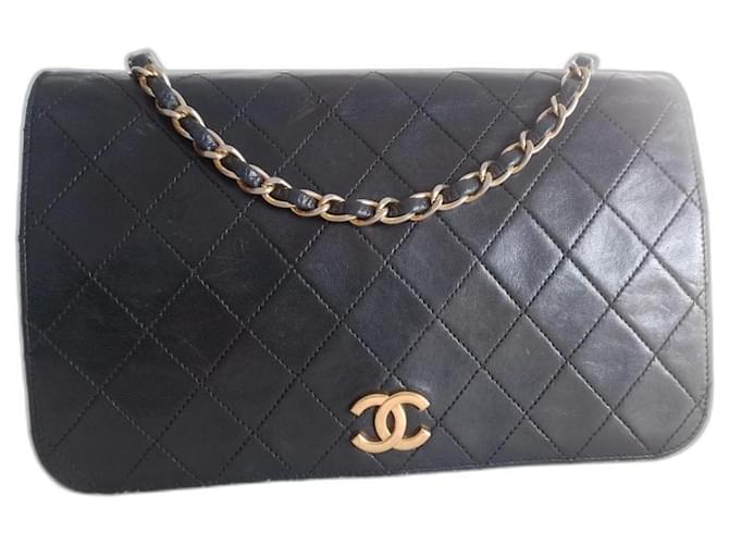 Chanel Handtaschen Schwarz Leder  ref.1127344
