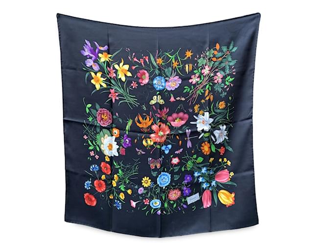 Gucci Lenço de seda vintage com fundo preto Flora padrão floral  ref.1128196