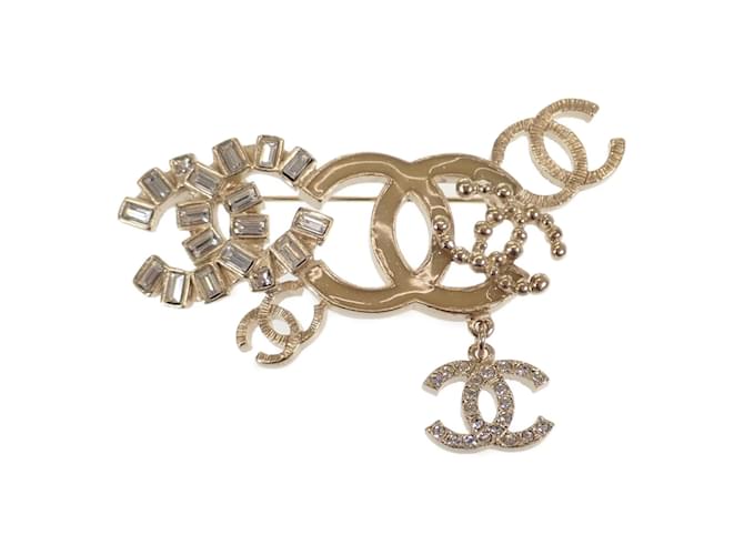 Chanel CC Rhinestone Brooch Golden Metal  ref.1128325