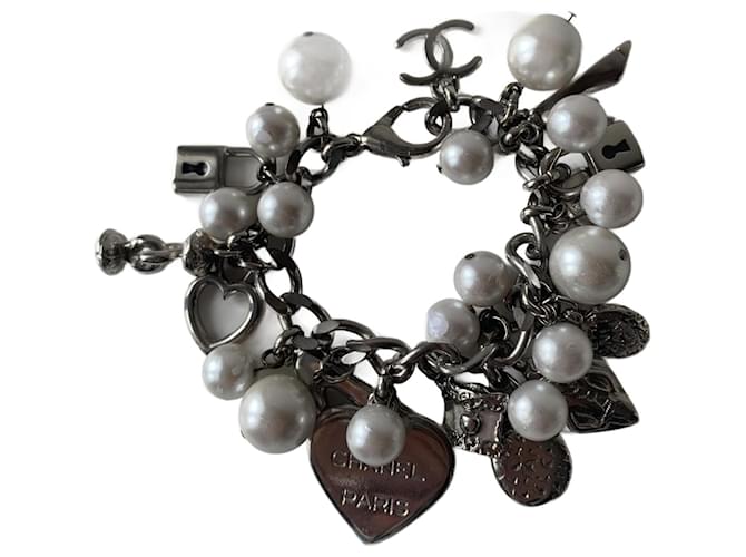 Chanel Bracelets Silvery White Metal Pearl  ref.1129351