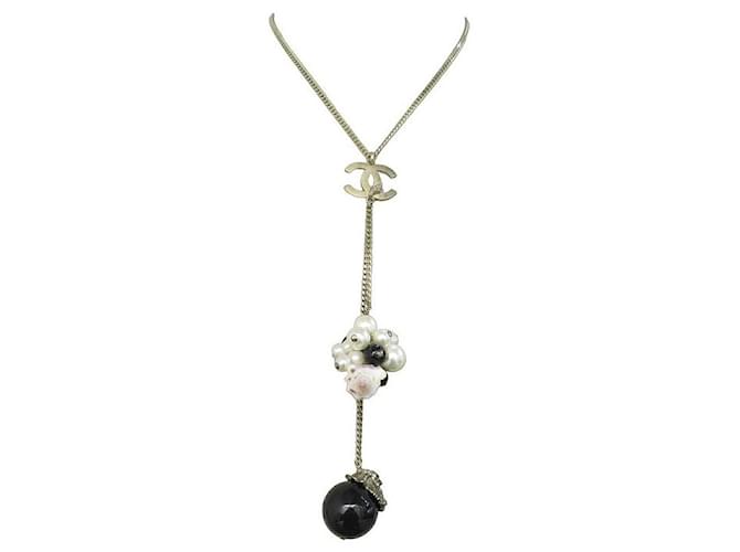COLLIER CHANEL PERLES & COQUILLAGES PENDENTIF 2005 SHELLS PEARLS NECKLACE Métal  ref.1129694