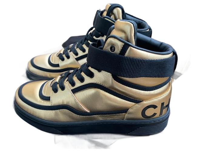 Chanel Sneakers Golden Leather  ref.1131378