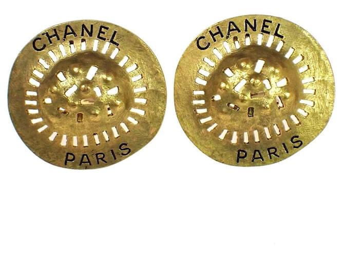 Chanel Plaqué or Doré  ref.1131461