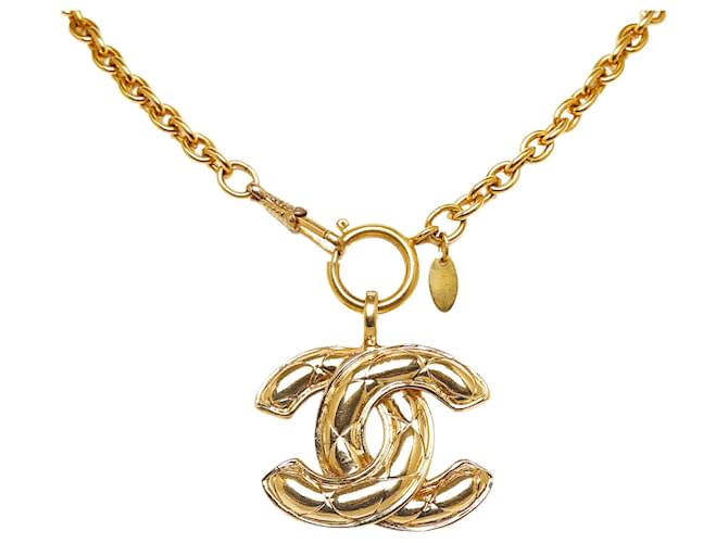 Chanel Gold CC Anhänger Halskette Golden Metall Vergoldet  ref.1132236