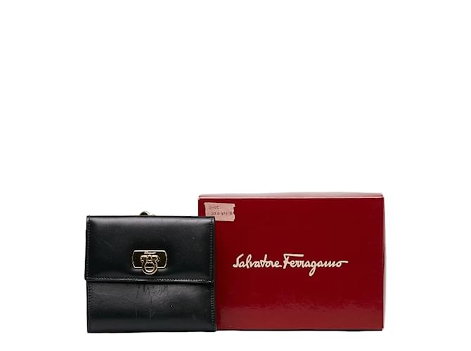 Salvatore Ferragamo Gancini Leather Trifold Wallet 220048 Black  ref.1132363